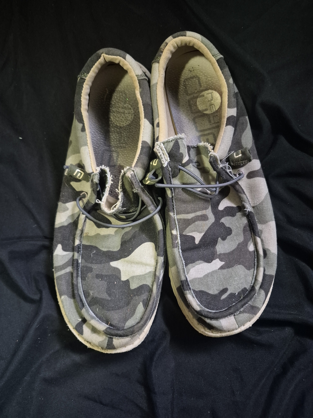 Clae Girls/men Gray & Black Camo Slip-On Loafers